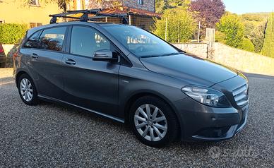 MERCEDES-BENZ B 180 EXECUTIVE