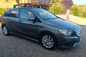 MERCEDES-BENZ B 180 EXECUTIVE