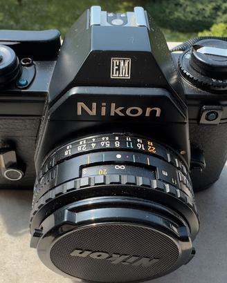 Nikon EM