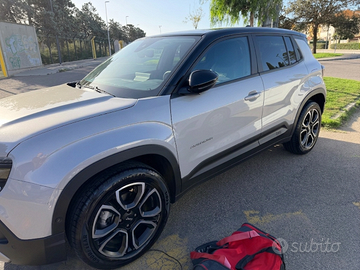 Jeep Avenger summit hybrid full!!