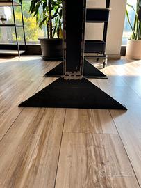 specchio bifacciale con struttura in ferro