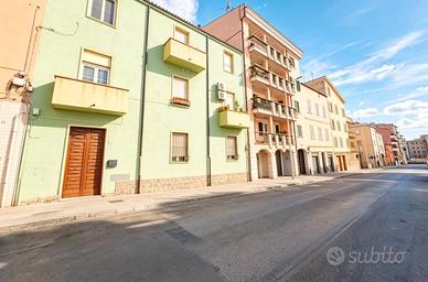 Ampio trivano a pochi passi da Viale Italia