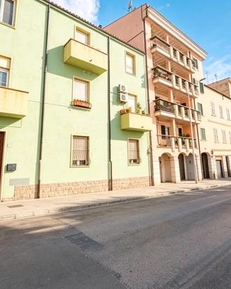 Ampio trivano a pochi passi da Viale Italia