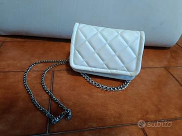 Borsetta Stradivarius bianca 