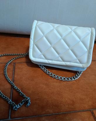 Borsetta Stradivarius bianca 