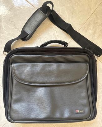 Borsa pc TRUST