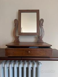 Specchiera in legno con cassetto