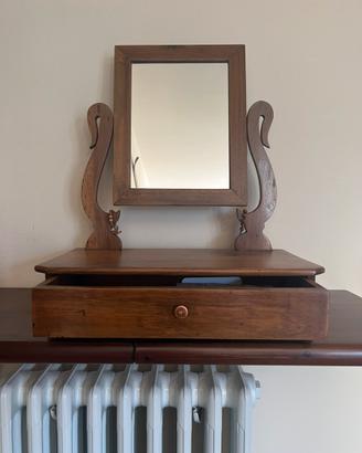 Specchiera in legno con cassetto