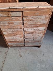 antica cassettiwra per minuteria