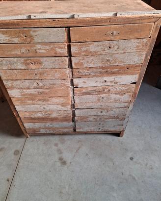 antica cassettiwra per minuteria