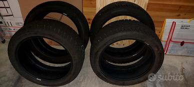Gomme invernali 225/45 R17 quasi nuove 500L