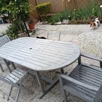 tavolo da giardino con sedie