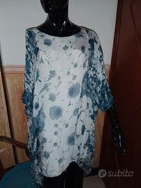 blusa a fiori molto ambia
