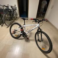 Mountain bike btwin