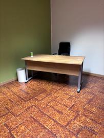 Arredamento ufficio completo scrivania sedia armad