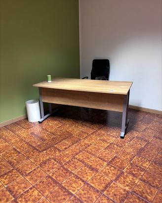 Arredamento ufficio completo scrivania sedia armad