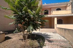 Villa con giardino