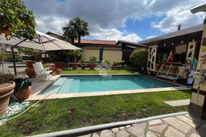 CASA INDIPENDENTE A SAMONE