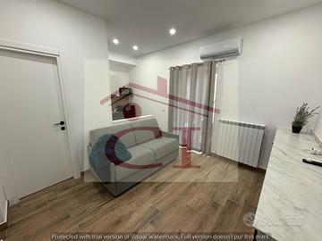 Bilocale ristutturato arredato cod. na001