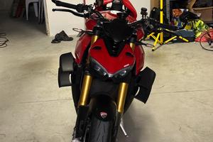 Ducati Streetfighter V4S