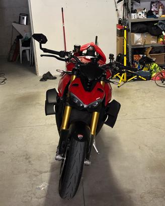 Ducati Streetfighter V4S