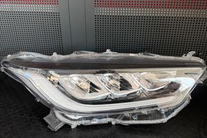 Faro Toyota Yaris  2022
