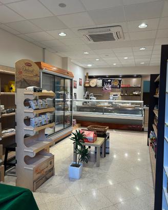 Attività commerciale salumeria
