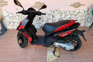 Aprilia SR 50 Motard
