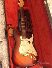 Chitarra Fender Stratocaster 50th 1946-1996