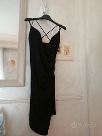 Abito da donna incrociato con coppe.