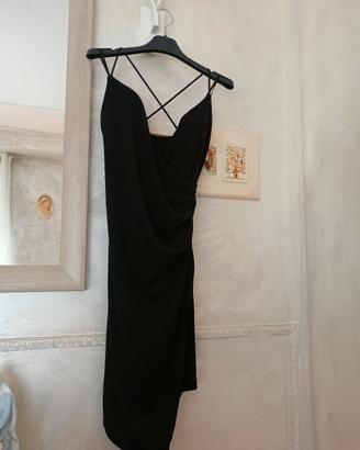 Abito da donna incrociato con coppe.