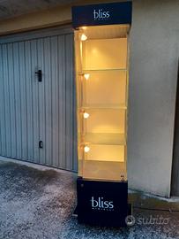 vetrina illuminata bliss