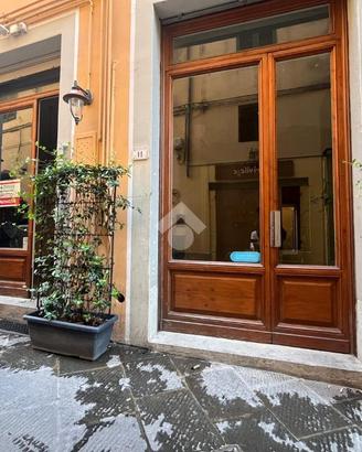 NEGOZIO A PISTOIA