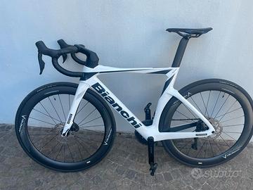 BIANCHI Oltre Comp 105 Di2 2024
