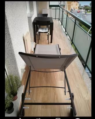 1 tavolo all.le,4 sedie, 2 lettini tutto in ferro