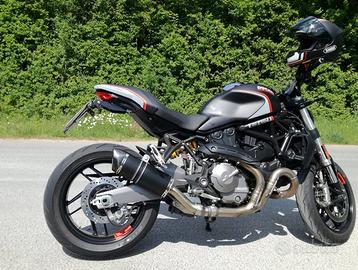 Special Titanium Black Ducati Monster 821