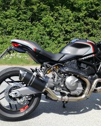 Special Titanium Black Ducati Monster 821