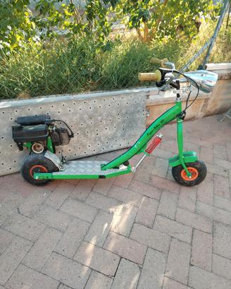 Monopattino a motore