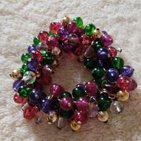 Bracciale ragazza con palline colorare