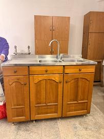 Mobile cucina in legno con lavandino doppia vasca