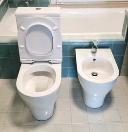 Coppia di sanitari e box doccia