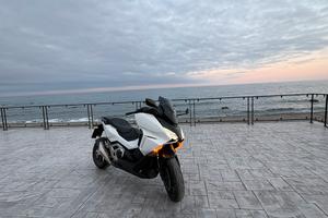 Honda Forza 750 2023