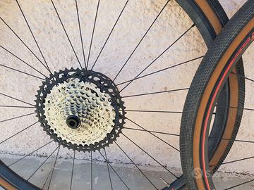 ruote dt swiss x 1825 complete per gravel