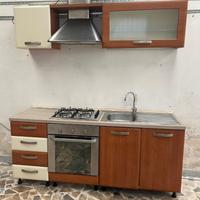 Cucina  completa di elettrodomestici