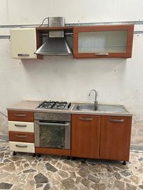 Cucina  completa di elettrodomestici