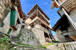 CASA SEMINDIPENDENTE A VIÙ