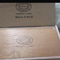 Scatola partagas Seria D4