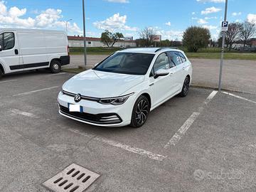 VW Golf VIII Variant 1.5 TGI DSG Style 2021