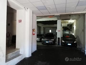 Locale commerciale / Laboratorio a Secondigliano