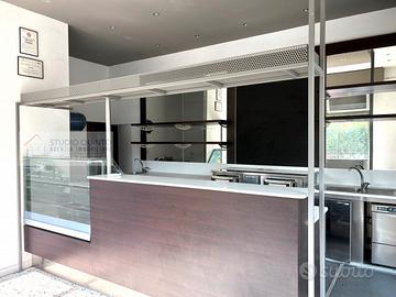 Locale commerciale adibito a bar fuori mura